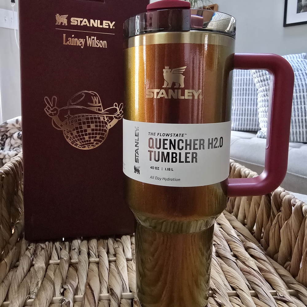 Stanley Quencher H2.0 Tumbler - Gold and Pink